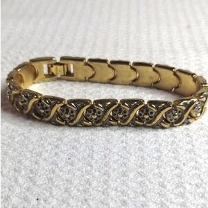 Premier Designs Gold & Silver XO Link Tennis Bracelet Two-Tone Texture Box Clasp